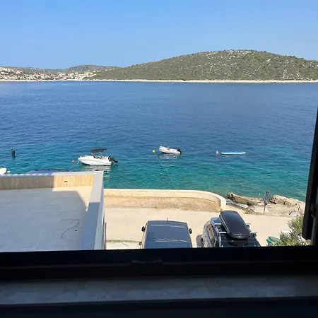 Ella Δωμάτια σε οικογενειακή κατοικία *