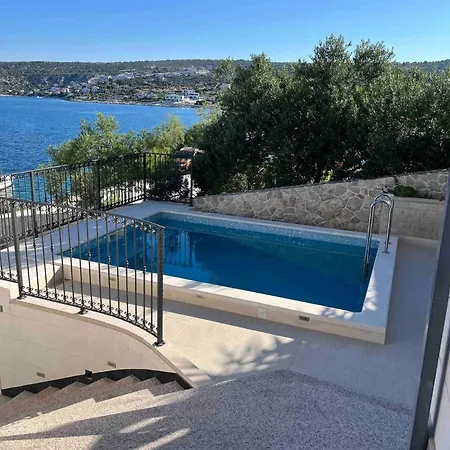 Ella Δωμάτια σε οικογενειακή κατοικία Sevid