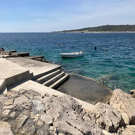 Δωμάτια σε οικογενειακή κατοικία Ella Sevid